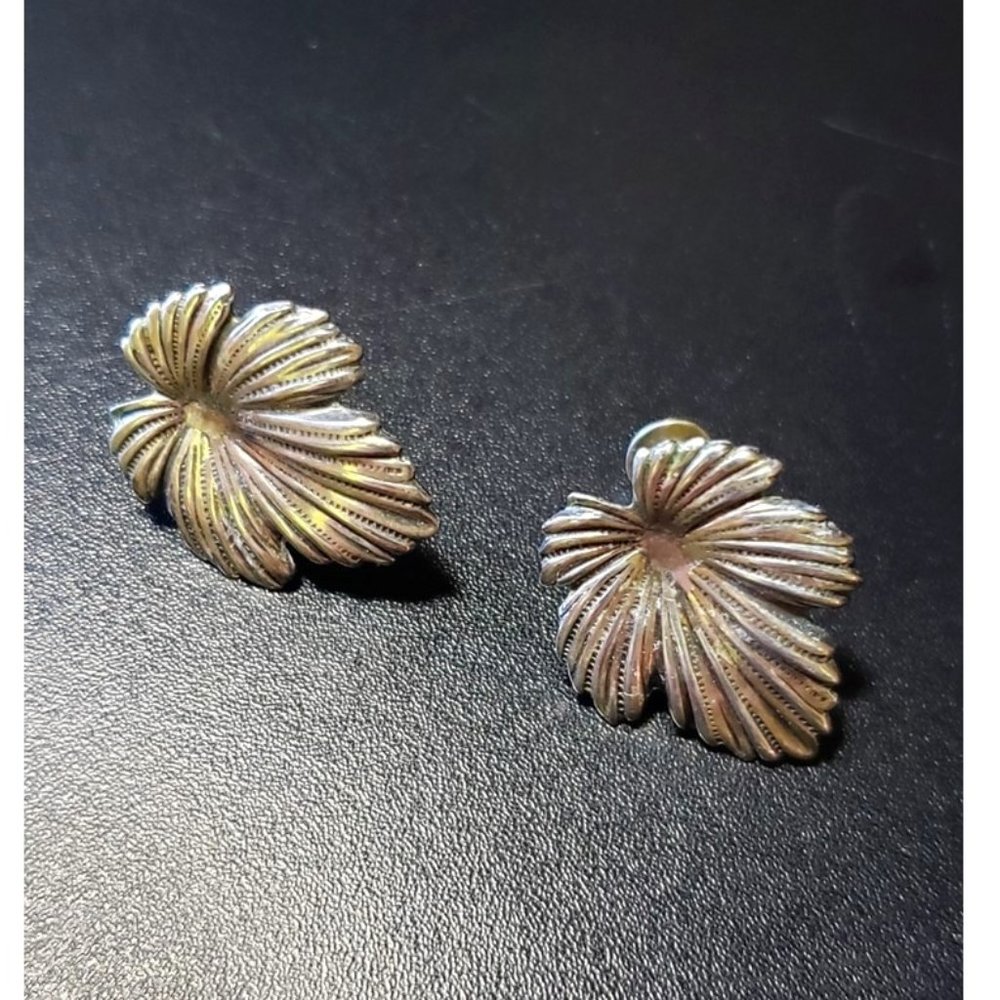 Vintage 50's Sterling Grape Leaves Earrings - Picture 11 of 12